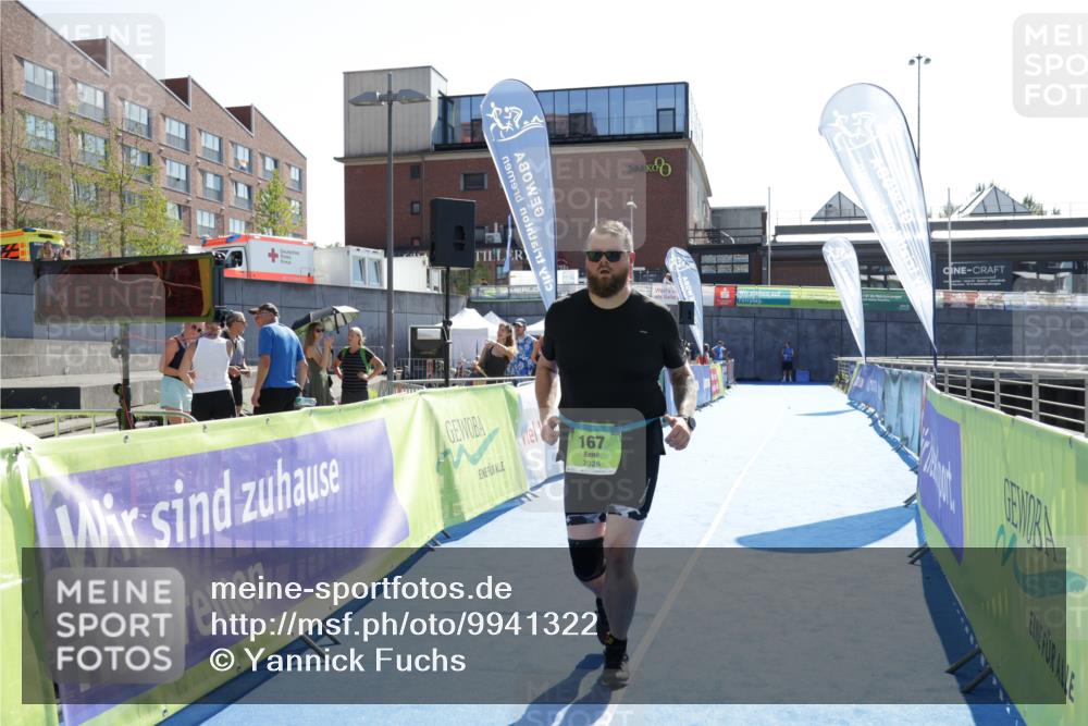 09.08.2026 - GEWOBA Citytriathlon Bremen Yannick Fuchs http://msf.ph/oto/9941322 09.08.2026 15:53:25 Ziel 167 meine-sportfotos.de