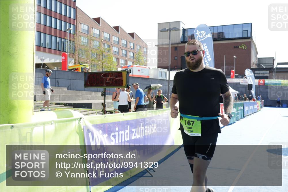 09.08.2026 - GEWOBA Citytriathlon Bremen Yannick Fuchs http://msf.ph/oto/9941329 09.08.2026 15:53:26 Ziel 167 meine-sportfotos.de