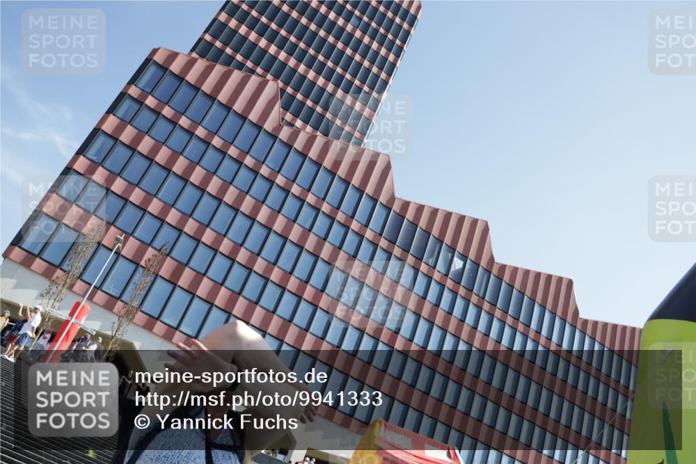 09.08.2026 - GEWOBA Citytriathlon Bremen Yannick Fuchs http://msf.ph/oto/9941333 09.08.2026 15:55:02 Ziel  meine-sportfotos.de