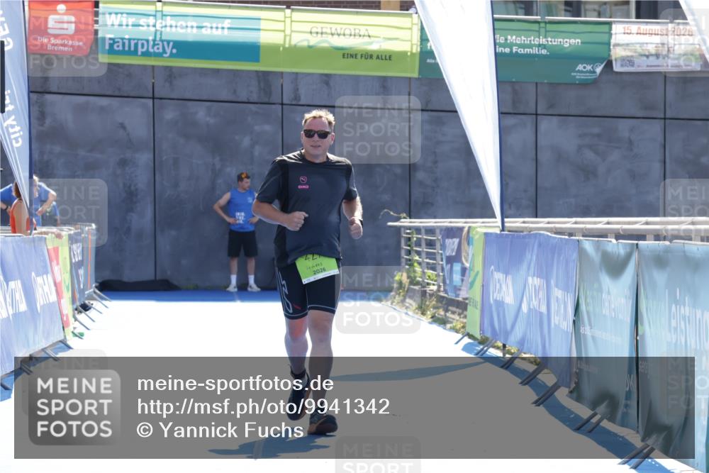 09.08.2026 - GEWOBA Citytriathlon Bremen Yannick Fuchs http://msf.ph/oto/9941342 09.08.2026 15:55:18 Ziel  meine-sportfotos.de