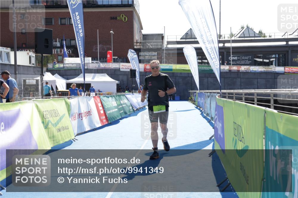 09.08.2026 - GEWOBA Citytriathlon Bremen Yannick Fuchs http://msf.ph/oto/9941349 09.08.2026 15:55:22 Ziel 427 meine-sportfotos.de