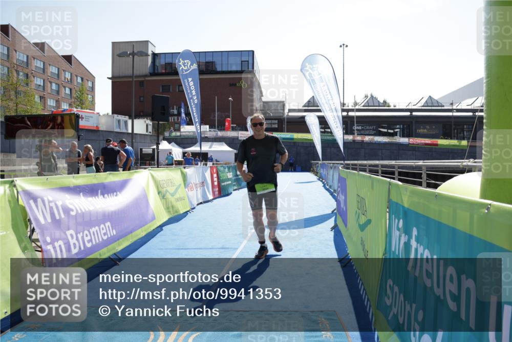 09.08.2026 - GEWOBA Citytriathlon Bremen Yannick Fuchs http://msf.ph/oto/9941353 09.08.2026 15:55:23 Ziel 427 meine-sportfotos.de