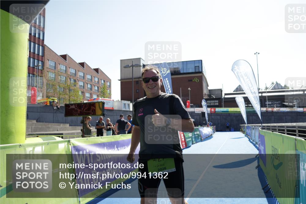 09.08.2026 - GEWOBA Citytriathlon Bremen Yannick Fuchs http://msf.ph/oto/9941362 09.08.2026 15:55:25 Ziel 427 meine-sportfotos.de