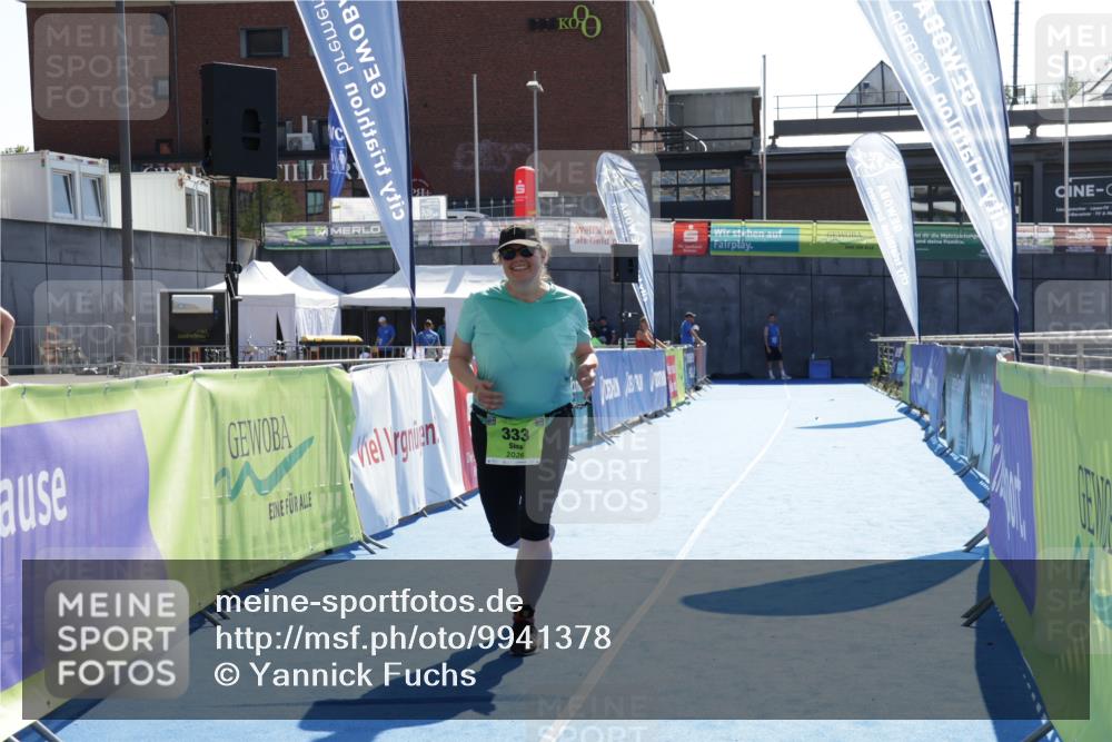 09.08.2026 - GEWOBA Citytriathlon Bremen Yannick Fuchs http://msf.ph/oto/9941378 09.08.2026 15:56:44 Ziel 333 meine-sportfotos.de