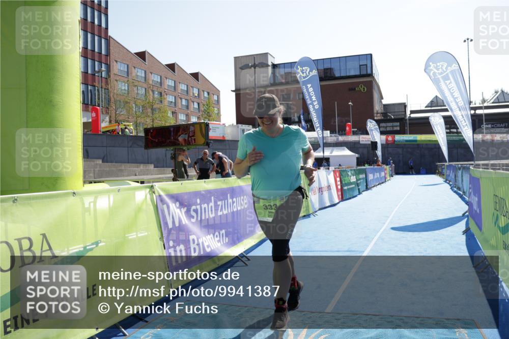 09.08.2026 - GEWOBA Citytriathlon Bremen Yannick Fuchs http://msf.ph/oto/9941387 09.08.2026 15:56:45 Ziel 333 meine-sportfotos.de