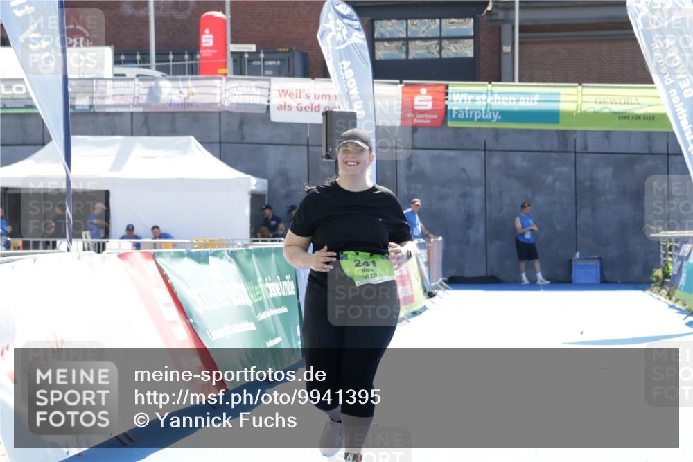 09.08.2026 - GEWOBA Citytriathlon Bremen Yannick Fuchs http://msf.ph/oto/9941395 09.08.2026 15:57:20 Ziel 241 meine-sportfotos.de