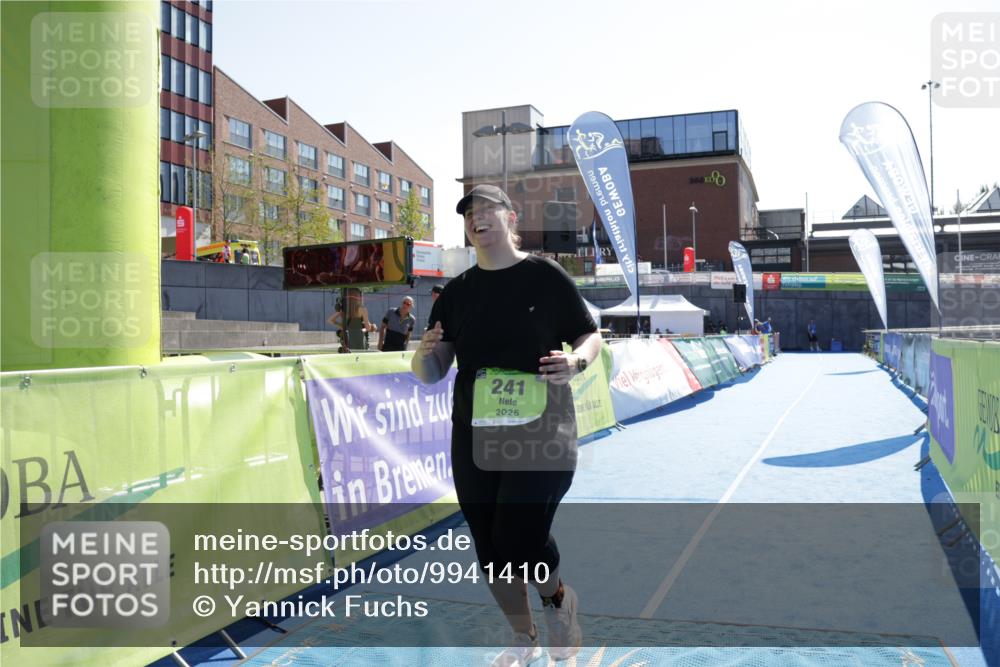 09.08.2026 - GEWOBA Citytriathlon Bremen Yannick Fuchs http://msf.ph/oto/9941410 09.08.2026 15:57:23 Ziel 241 meine-sportfotos.de