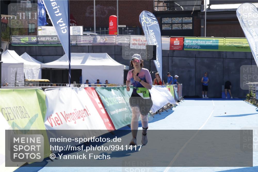 09.08.2026 - GEWOBA Citytriathlon Bremen Yannick Fuchs http://msf.ph/oto/9941417 09.08.2026 15:58:11 Ziel 315 meine-sportfotos.de