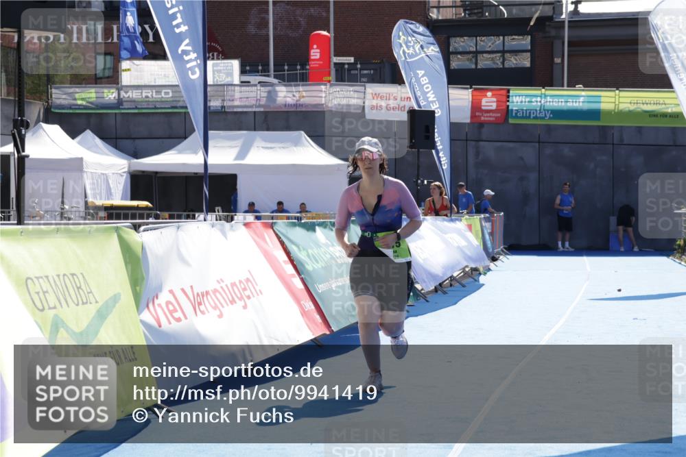 09.08.2026 - GEWOBA Citytriathlon Bremen Yannick Fuchs http://msf.ph/oto/9941419 09.08.2026 15:58:11 Ziel 315 meine-sportfotos.de