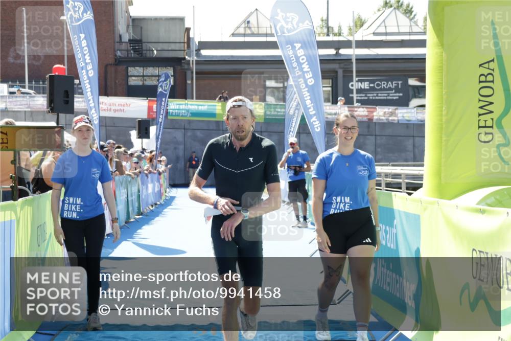 09.08.2026 - GEWOBA Citytriathlon Bremen Yannick Fuchs http://msf.ph/oto/9941458 09.08.2026 13:55:19 Ziel 769 meine-sportfotos.de