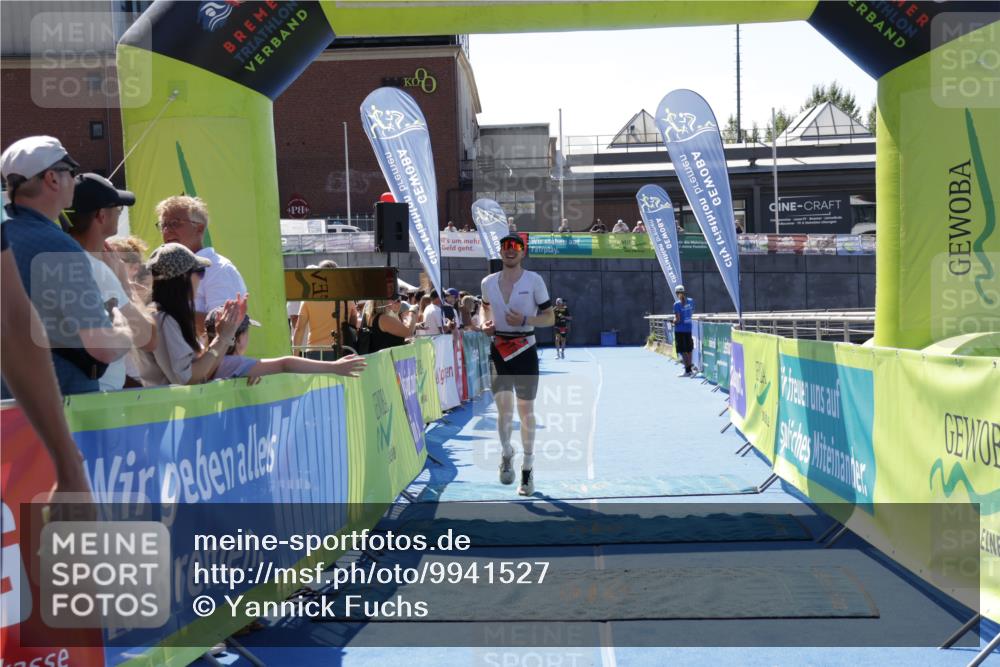 09.08.2026 - GEWOBA Citytriathlon Bremen Yannick Fuchs http://msf.ph/oto/9941527 09.08.2026 13:57:19 Ziel 664 meine-sportfotos.de