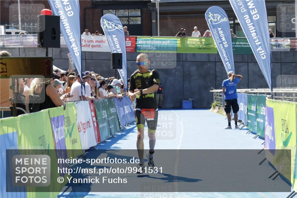 09.08.2026 - GEWOBA Citytriathlon Bremen Yannick Fuchs http://msf.ph/oto/9941531 09.08.2026 13:57:26 Ziel 771 meine-sportfotos.de