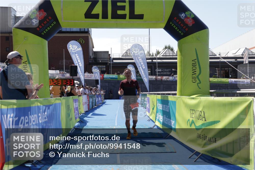 09.08.2026 - GEWOBA Citytriathlon Bremen Yannick Fuchs http://msf.ph/oto/9941548 09.08.2026 13:57:56 Ziel 755 meine-sportfotos.de