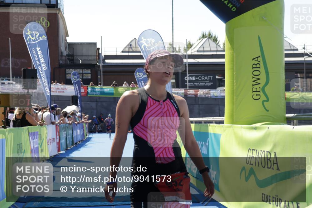 09.08.2026 - GEWOBA Citytriathlon Bremen Yannick Fuchs http://msf.ph/oto/9941573 09.08.2026 13:58:50 Ziel  meine-sportfotos.de