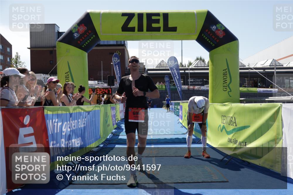 09.08.2026 - GEWOBA Citytriathlon Bremen Yannick Fuchs http://msf.ph/oto/9941597 09.08.2026 13:59:10 Ziel 696 meine-sportfotos.de