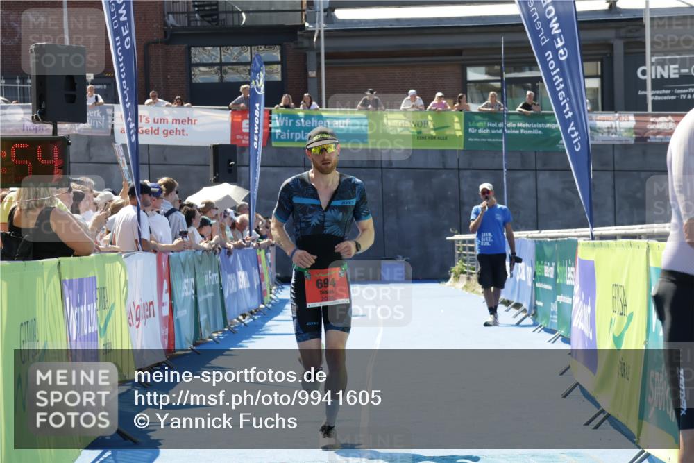 09.08.2026 - GEWOBA Citytriathlon Bremen Yannick Fuchs http://msf.ph/oto/9941605 09.08.2026 13:59:17 Ziel 694 meine-sportfotos.de
