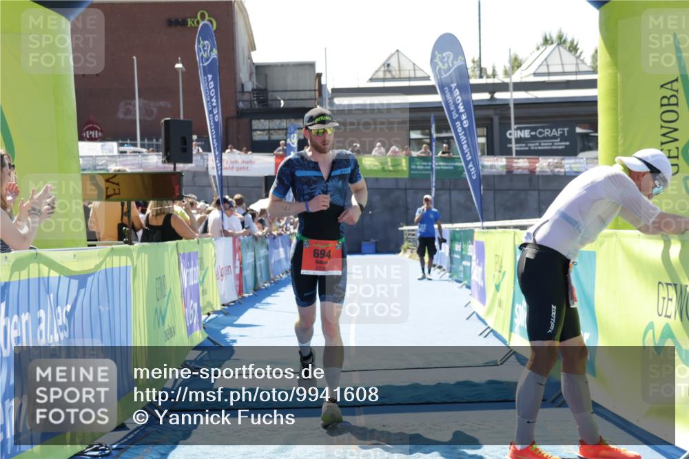 09.08.2026 - GEWOBA Citytriathlon Bremen Yannick Fuchs http://msf.ph/oto/9941608 09.08.2026 13:59:18 Ziel 694 meine-sportfotos.de
