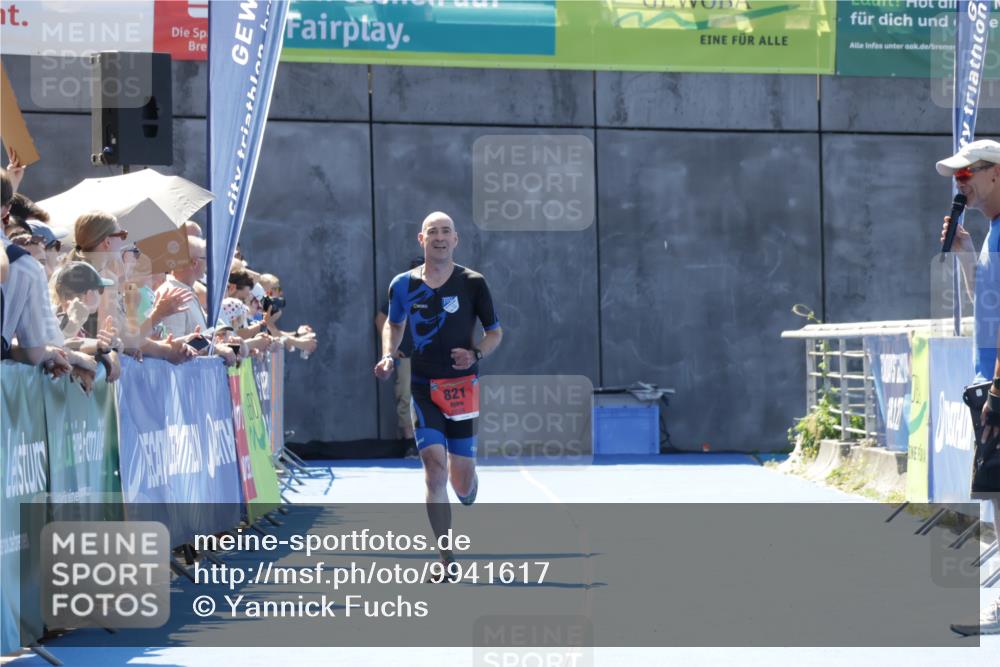 09.08.2026 - GEWOBA Citytriathlon Bremen Yannick Fuchs http://msf.ph/oto/9941617 09.08.2026 13:59:33 Ziel 821 meine-sportfotos.de