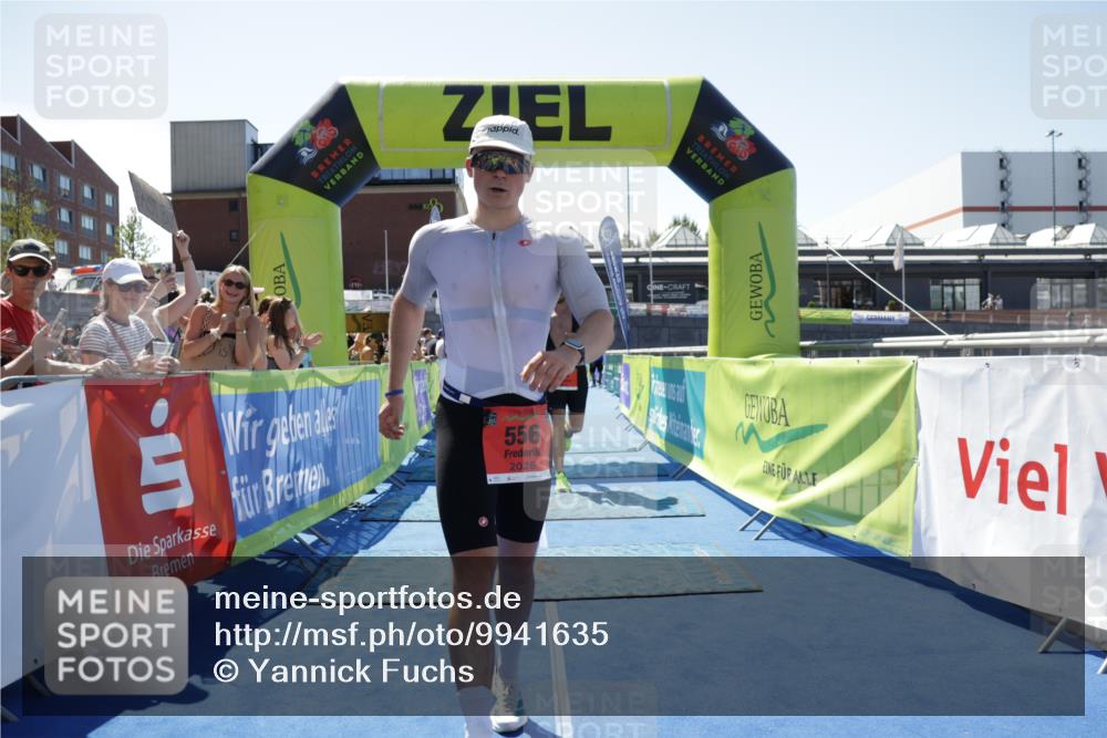 09.08.2026 - GEWOBA Citytriathlon Bremen Yannick Fuchs http://msf.ph/oto/9941635 09.08.2026 14:00:05 Ziel 556, 701 meine-sportfotos.de
