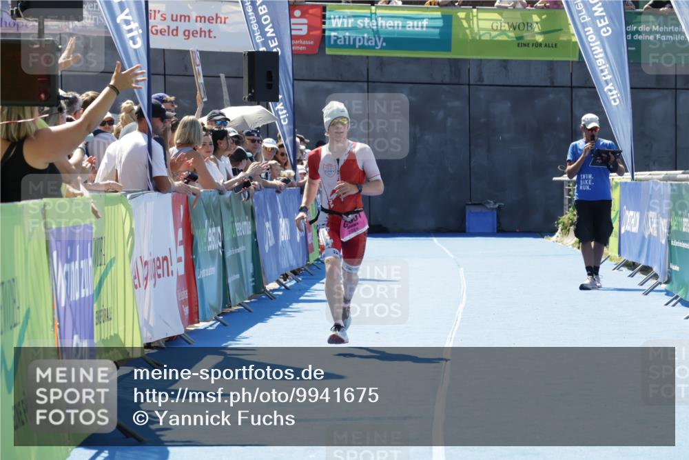 09.08.2026 - GEWOBA Citytriathlon Bremen Yannick Fuchs http://msf.ph/oto/9941675 09.08.2026 14:01:07 Ziel 1001, 1001 meine-sportfotos.de