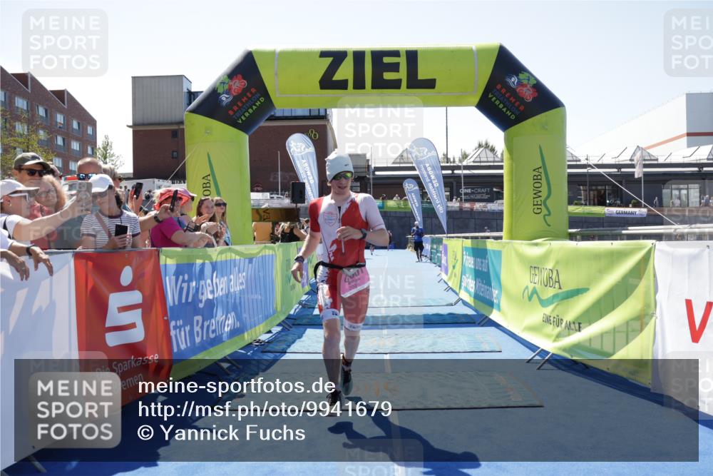 09.08.2026 - GEWOBA Citytriathlon Bremen Yannick Fuchs http://msf.ph/oto/9941679 09.08.2026 14:01:11 Ziel 1001, 1001 meine-sportfotos.de
