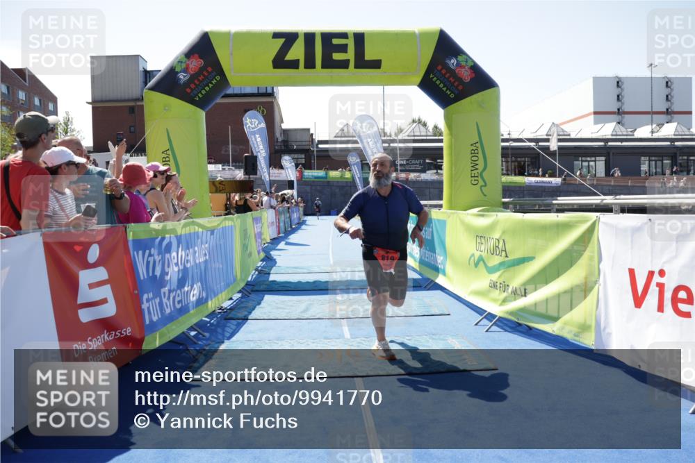 09.08.2026 - GEWOBA Citytriathlon Bremen Yannick Fuchs http://msf.ph/oto/9941770 09.08.2026 14:02:23 Ziel 819 meine-sportfotos.de