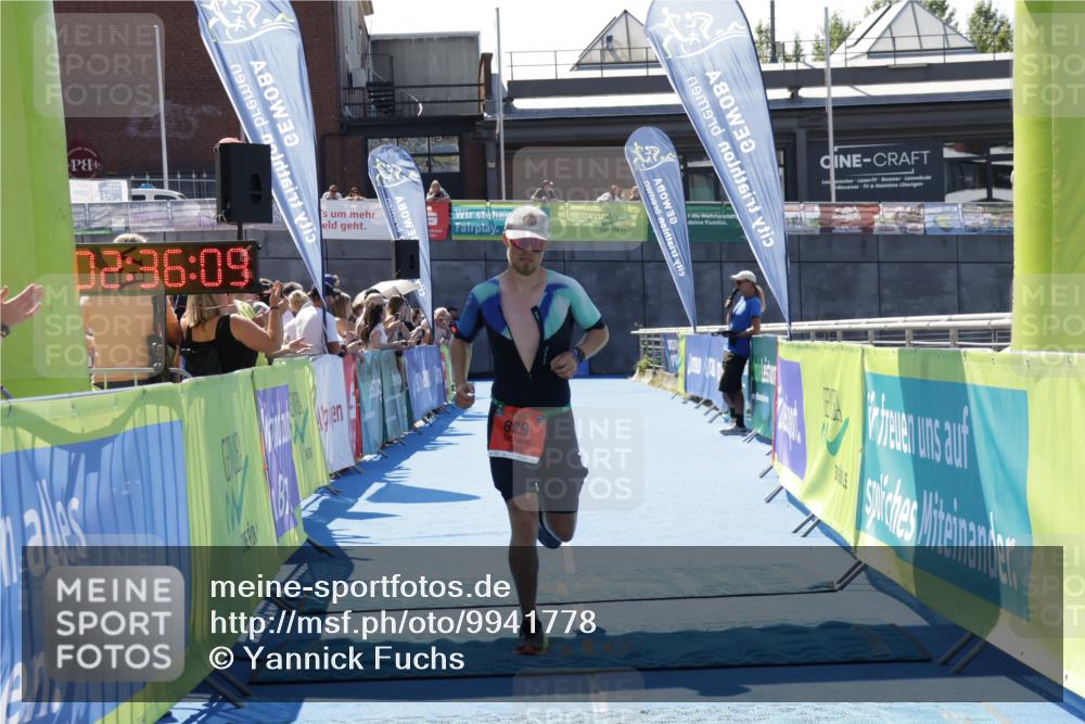 09.08.2026 - GEWOBA Citytriathlon Bremen Yannick Fuchs http://msf.ph/oto/9941778 09.08.2026 14:02:32 Ziel 629 meine-sportfotos.de
