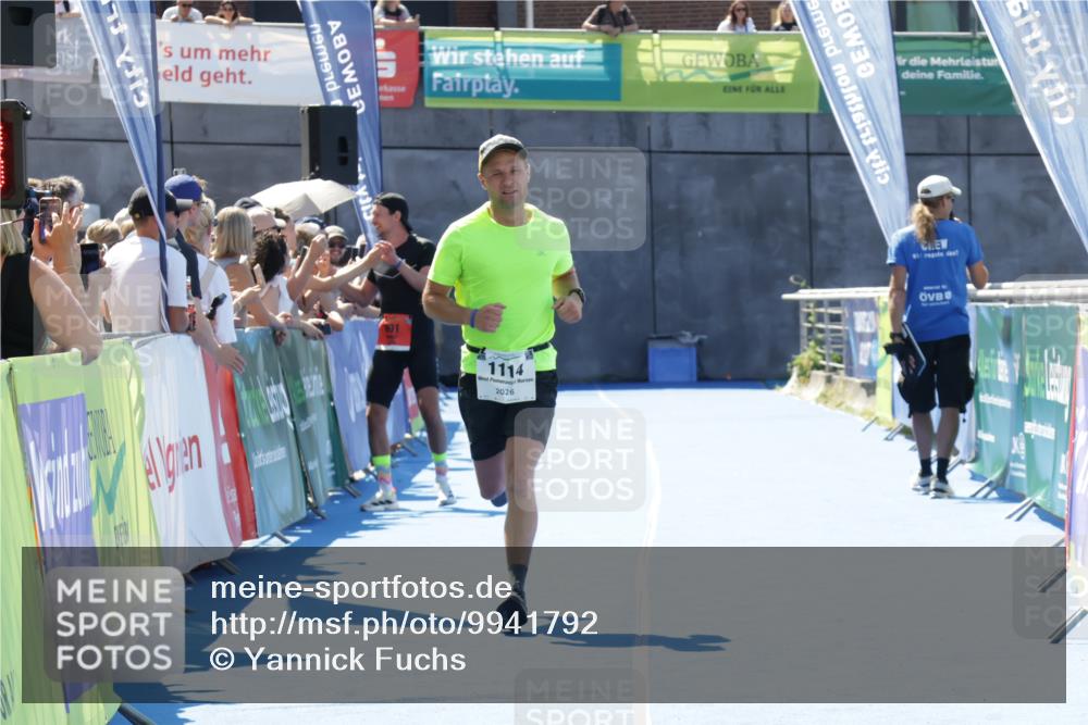 09.08.2026 - GEWOBA Citytriathlon Bremen Yannick Fuchs http://msf.ph/oto/9941792 09.08.2026 14:02:46 Ziel 1114 meine-sportfotos.de