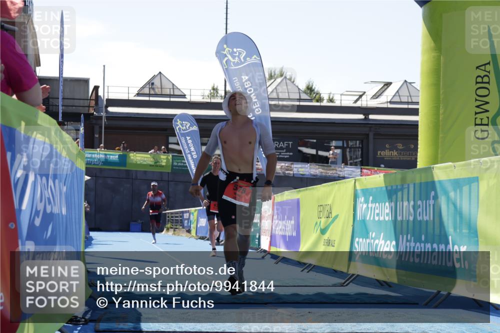 09.08.2026 - GEWOBA Citytriathlon Bremen Yannick Fuchs http://msf.ph/oto/9941844 09.08.2026 14:04:37 Ziel 575, 831, 843 meine-sportfotos.de