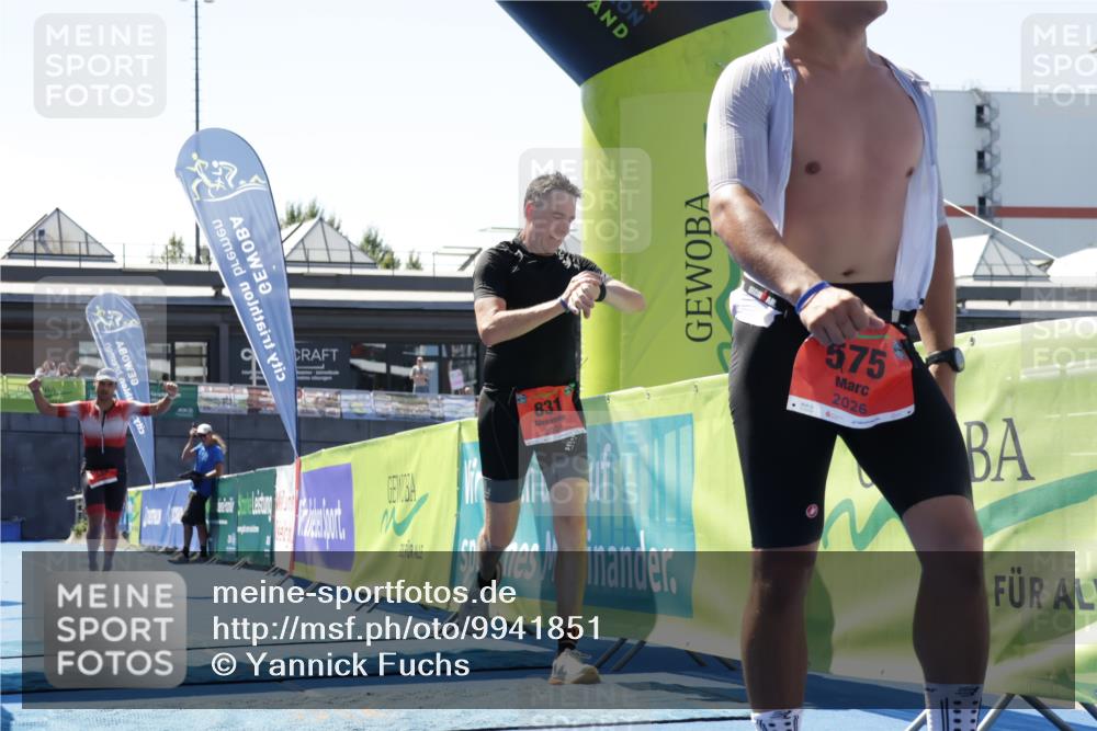 09.08.2026 - GEWOBA Citytriathlon Bremen Yannick Fuchs http://msf.ph/oto/9941851 09.08.2026 14:04:41 Ziel 575, 746, 831 meine-sportfotos.de