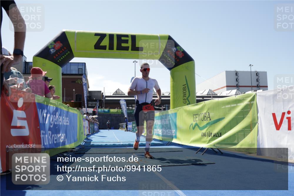 09.08.2026 - GEWOBA Citytriathlon Bremen Yannick Fuchs http://msf.ph/oto/9941865 09.08.2026 14:05:16 Ziel 671 meine-sportfotos.de
