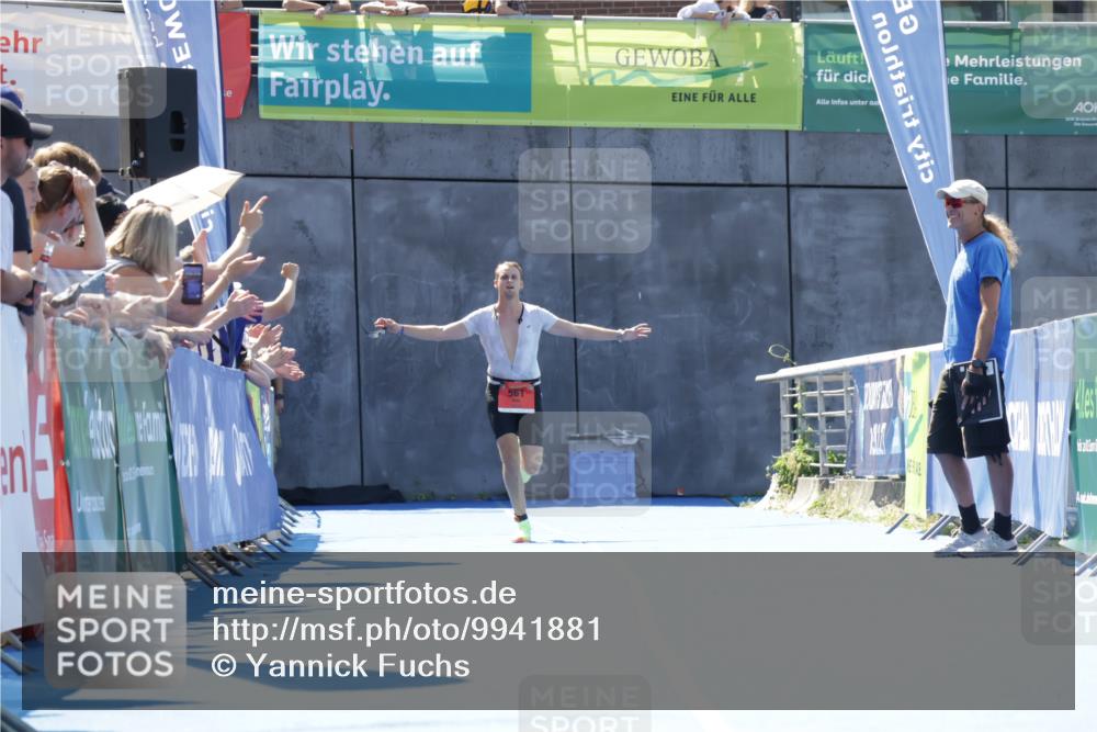 09.08.2026 - GEWOBA Citytriathlon Bremen Yannick Fuchs http://msf.ph/oto/9941881 09.08.2026 14:06:00 Ziel  meine-sportfotos.de