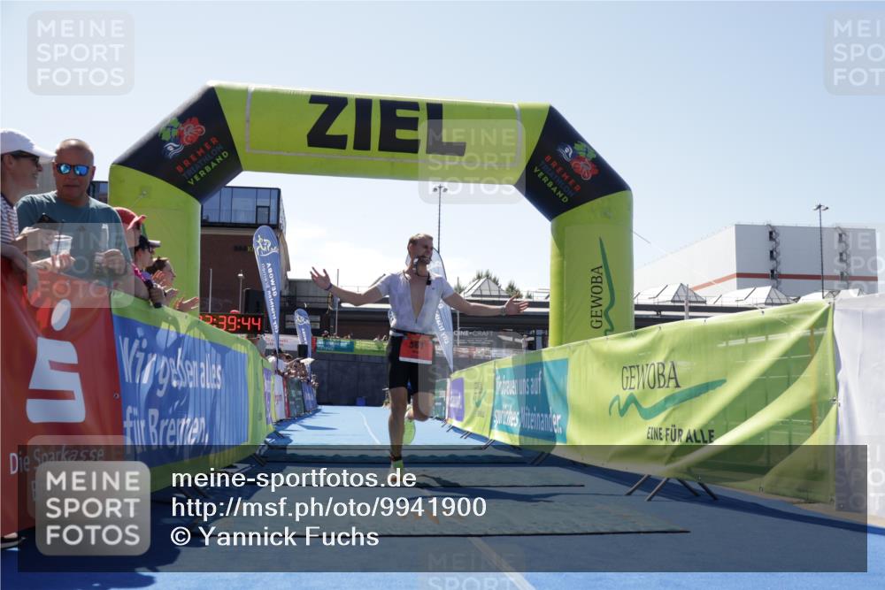 09.08.2026 - GEWOBA Citytriathlon Bremen Yannick Fuchs http://msf.ph/oto/9941900 09.08.2026 14:06:07 Ziel 561 meine-sportfotos.de