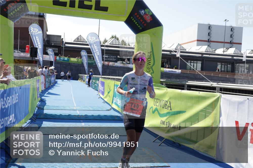 09.08.2026 - GEWOBA Citytriathlon Bremen Yannick Fuchs http://msf.ph/oto/9941951 09.08.2026 14:07:31 Ziel 710 meine-sportfotos.de