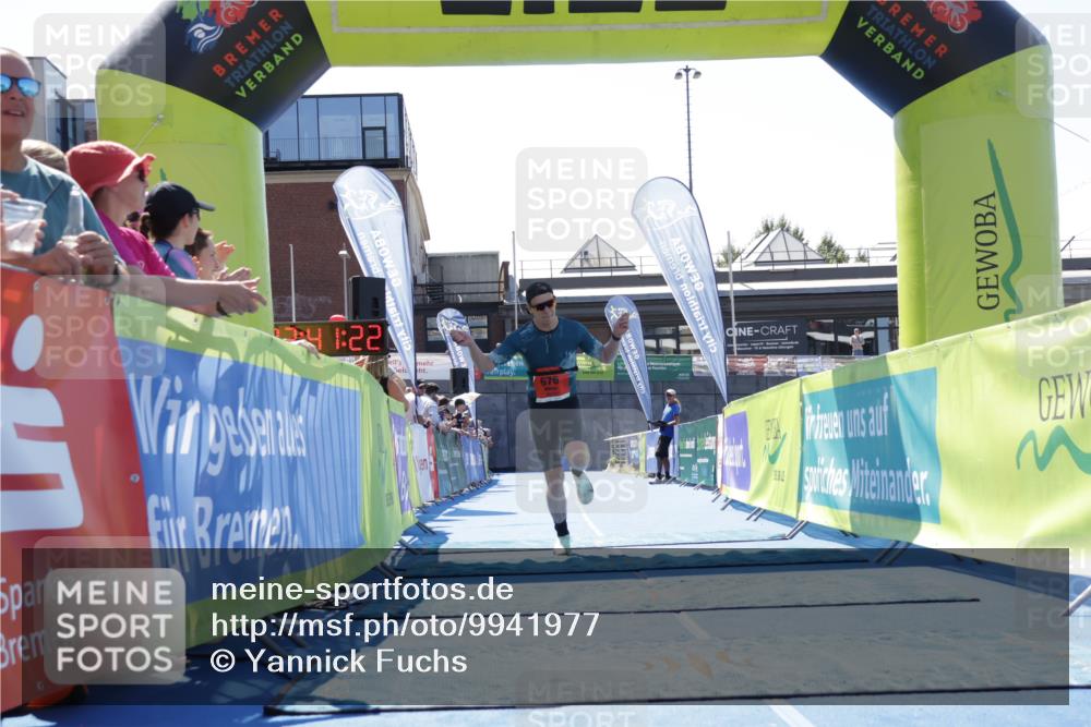09.08.2026 - GEWOBA Citytriathlon Bremen Yannick Fuchs http://msf.ph/oto/9941977 09.08.2026 14:07:45 Ziel 676 meine-sportfotos.de