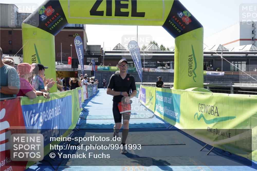 09.08.2026 - GEWOBA Citytriathlon Bremen Yannick Fuchs http://msf.ph/oto/9941993 09.08.2026 14:08:19 Ziel 692, 793 meine-sportfotos.de