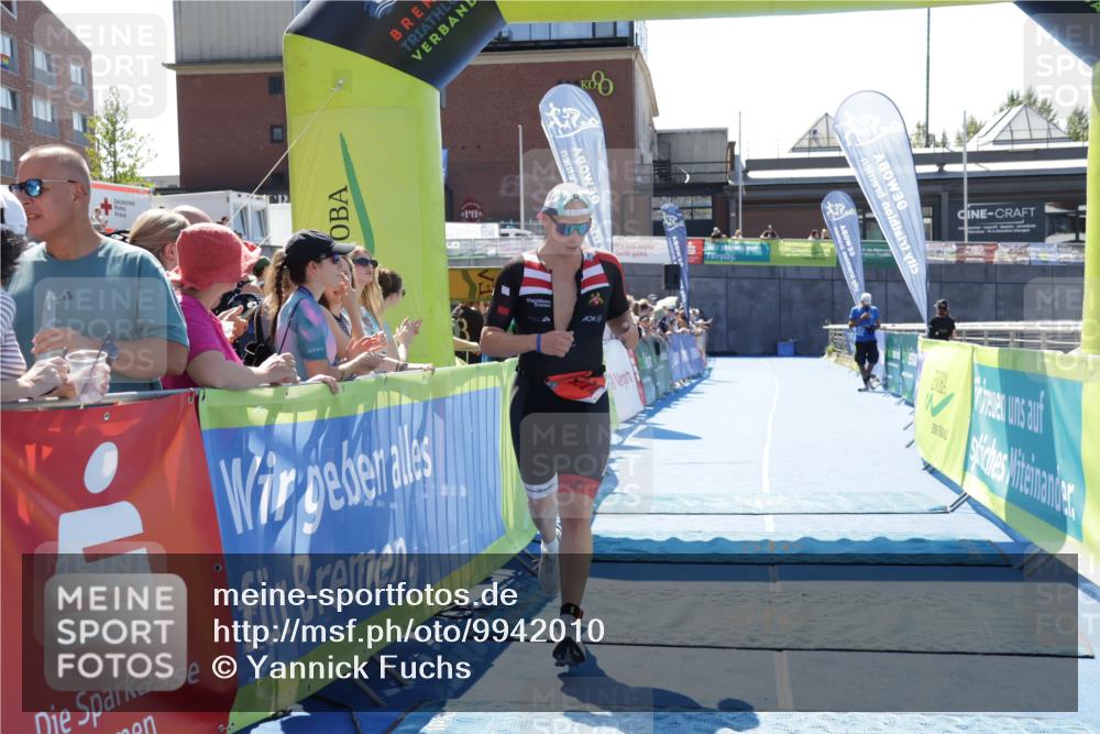 09.08.2026 - GEWOBA Citytriathlon Bremen Yannick Fuchs http://msf.ph/oto/9942010 09.08.2026 14:08:30 Ziel 711 meine-sportfotos.de