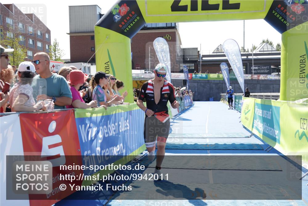 09.08.2026 - GEWOBA Citytriathlon Bremen Yannick Fuchs http://msf.ph/oto/9942011 09.08.2026 14:08:30 Ziel 711 meine-sportfotos.de