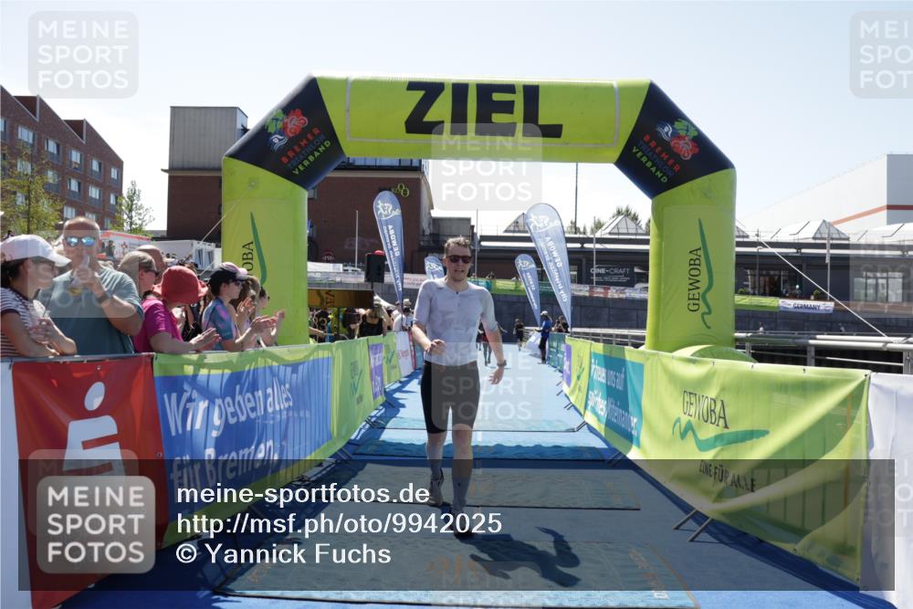 09.08.2026 - GEWOBA Citytriathlon Bremen Yannick Fuchs http://msf.ph/oto/9942025 09.08.2026 14:08:45 Ziel 662, 677 meine-sportfotos.de