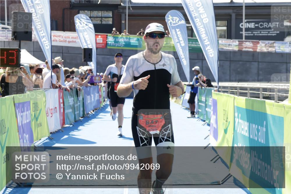 09.08.2026 - GEWOBA Citytriathlon Bremen Yannick Fuchs http://msf.ph/oto/9942069 09.08.2026 14:09:05 Ziel 647, 879, 1111 meine-sportfotos.de