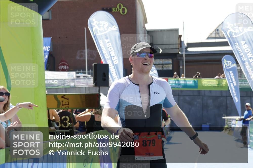 09.08.2026 - GEWOBA Citytriathlon Bremen Yannick Fuchs http://msf.ph/oto/9942080 09.08.2026 14:09:10 Ziel 643, 879 meine-sportfotos.de