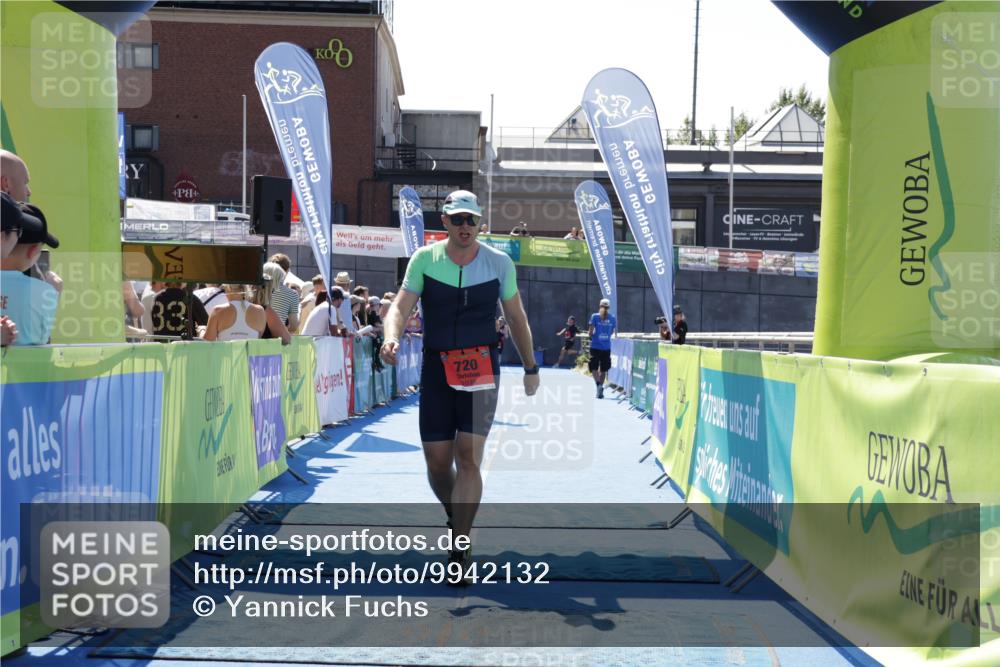 09.08.2026 - GEWOBA Citytriathlon Bremen Yannick Fuchs http://msf.ph/oto/9942132 09.08.2026 14:10:12 Ziel 669, 720 meine-sportfotos.de
