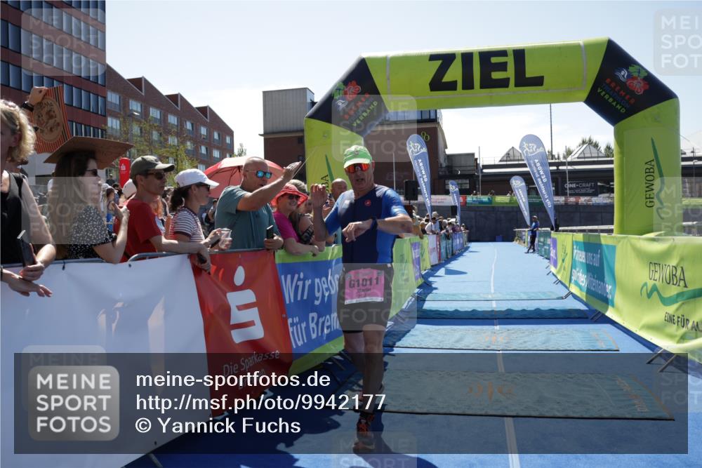 09.08.2026 - GEWOBA Citytriathlon Bremen Yannick Fuchs http://msf.ph/oto/9942177 09.08.2026 14:10:47 Ziel 1011, 1011 meine-sportfotos.de