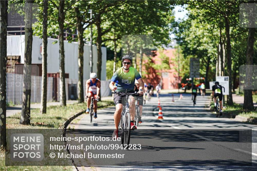 09.08.2026 - GEWOBA Citytriathlon Bremen Michael Burmester http://msf.ph/oto/9942283 09.08.2026 14:26:10 Radfahren 366, 392, 406, 459, 474, 476, 506 meine-sportfotos.de