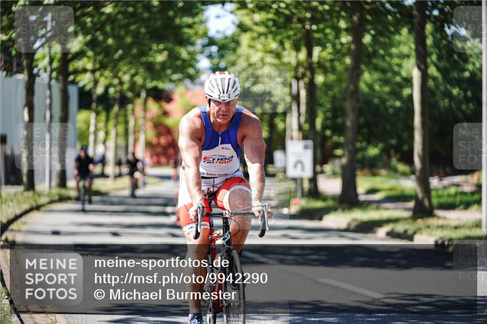 09.08.2026 - GEWOBA Citytriathlon Bremen Michael Burmester http://msf.ph/oto/9942290 09.08.2026 14:26:12 Radfahren 51, 366, 392, 406, 459, 474, 476, 506 meine-sportfotos.de