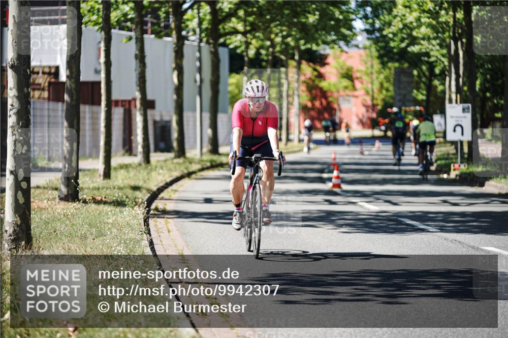 09.08.2026 - GEWOBA Citytriathlon Bremen Michael Burmester http://msf.ph/oto/9942307 09.08.2026 14:26:26 Radfahren 29, 32, 51, 176, 366, 408, 459, 497 meine-sportfotos.de