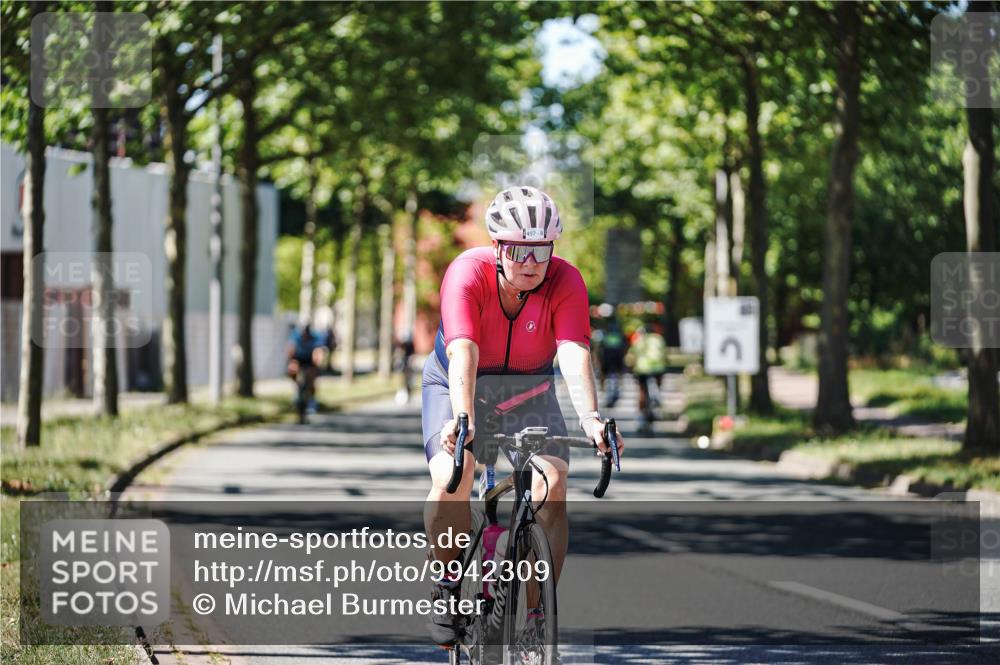 09.08.2026 - GEWOBA Citytriathlon Bremen Michael Burmester http://msf.ph/oto/9942309 09.08.2026 14:26:27 Radfahren 16, 29, 32, 51, 176, 408, 497 meine-sportfotos.de
