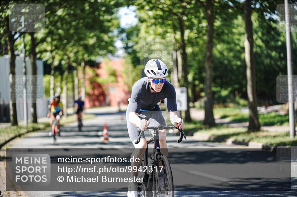 09.08.2026 - GEWOBA Citytriathlon Bremen Michael Burmester http://msf.ph/oto/9942317 09.08.2026 14:26:33 Radfahren 15, 16, 29, 32, 176, 178, 408, 497 meine-sportfotos.de