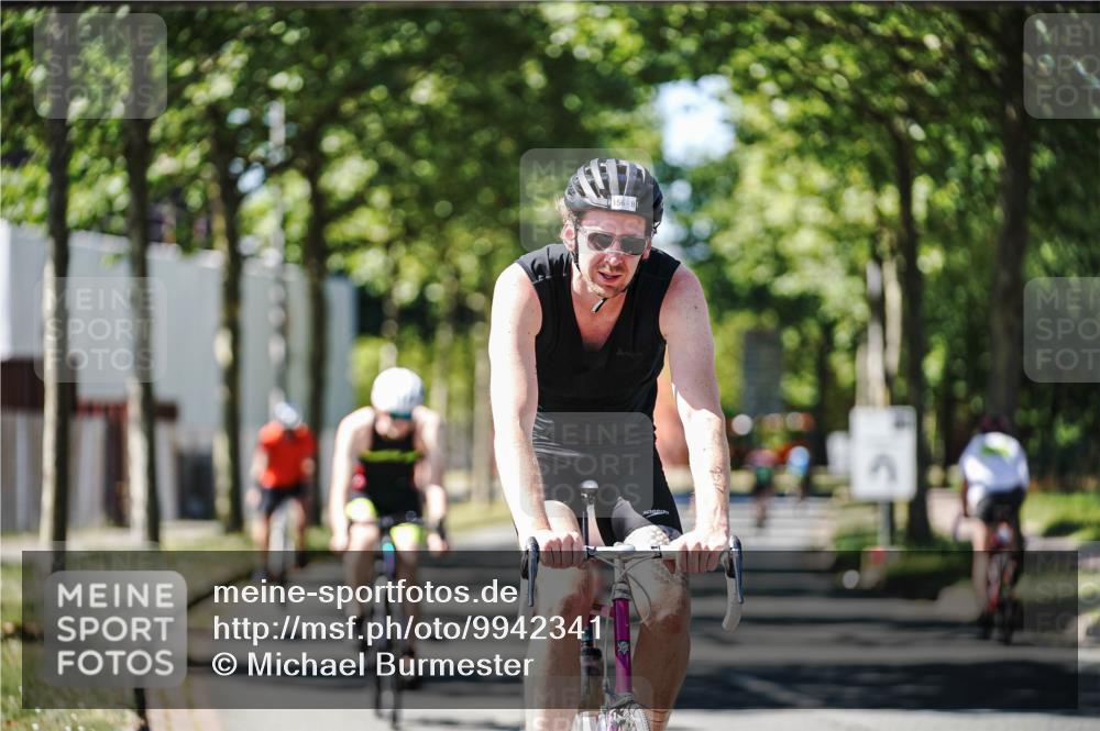 09.08.2026 - GEWOBA Citytriathlon Bremen Michael Burmester http://msf.ph/oto/9942341 09.08.2026 14:27:04 Radfahren 1, 59, 156, 170, 427, 447, 461 meine-sportfotos.de