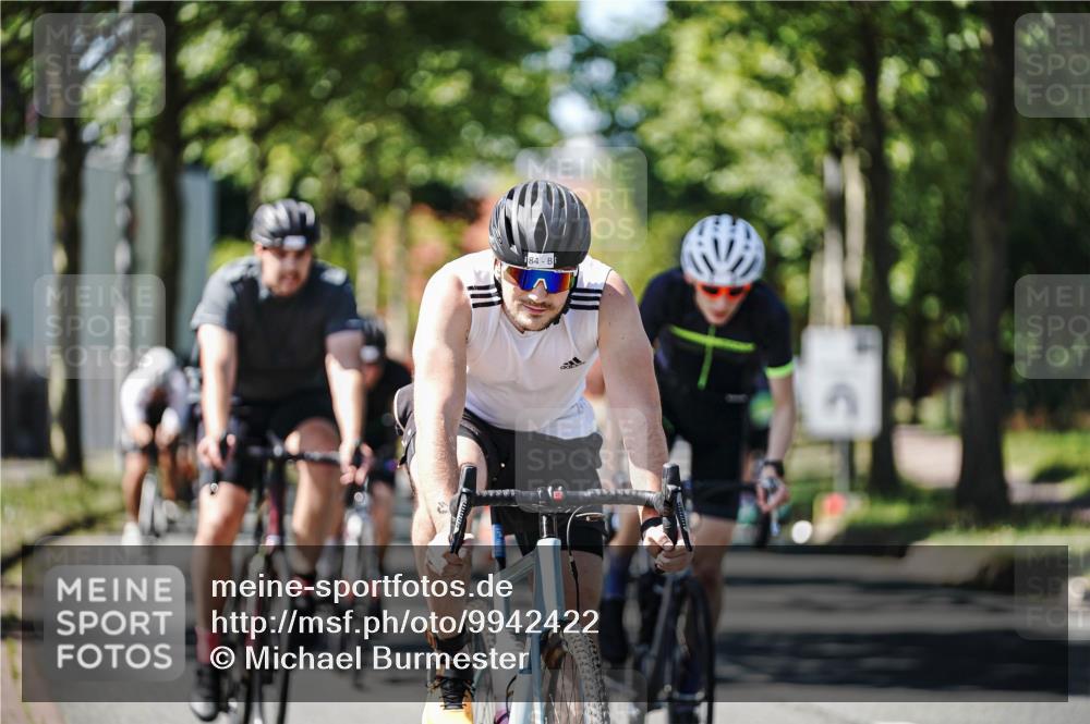 09.08.2026 - GEWOBA Citytriathlon Bremen Michael Burmester http://msf.ph/oto/9942422 09.08.2026 14:28:55 Radfahren 13, 33, 46, 50, 68, 71, 84, 97, 109, 114, 117, 124, 129, 150, 162, 350, 498 meine-sportfotos.de